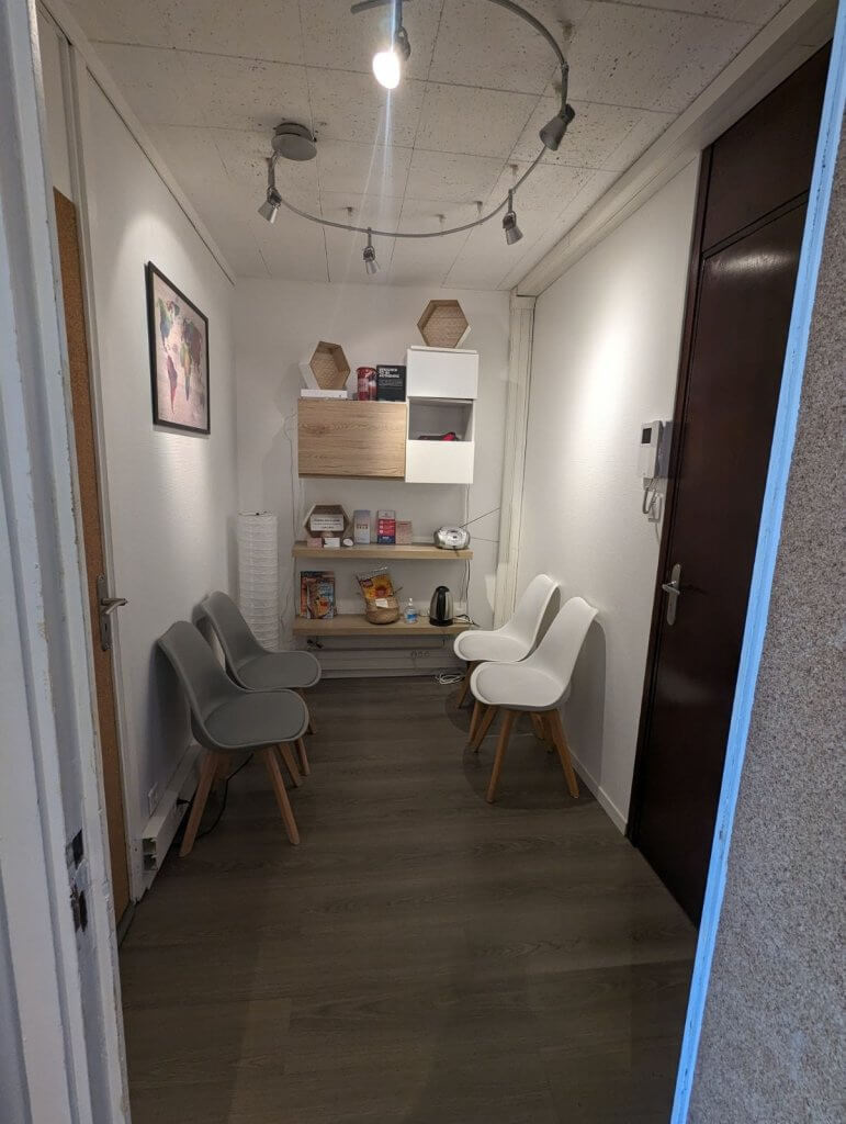 Salle d'attente du cabinet à Toulouse